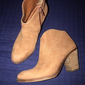 Ankle bootie
